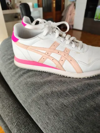 Zapatillas Asics Talla 40 Blancas y Rosas