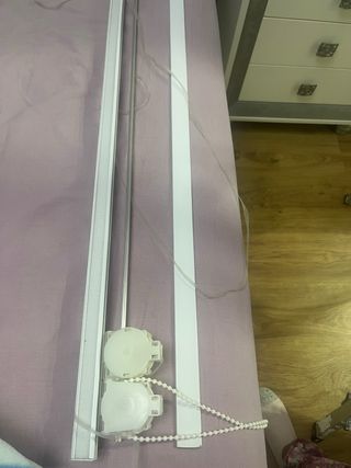 Riel para cortina de metal y plástico 90cm