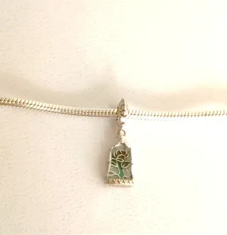 Charm Rosa Encantada de la Bella y Bestia Disney