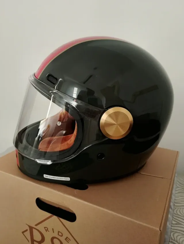 Casco taglia S nuovo