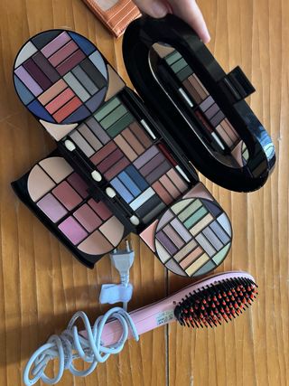 Estuche Maquillaje Completo + Cepillo regalo 