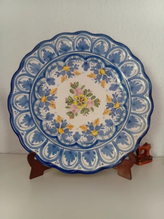 Plato de cerámica decorado floral azul 23 x 23 x 1