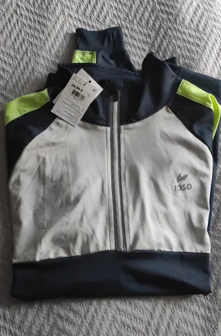 Sudadera Ipso L gris, marino y verde. A estrenar.