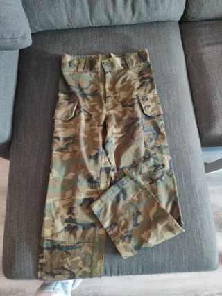 Pantalón camuflaje cargo