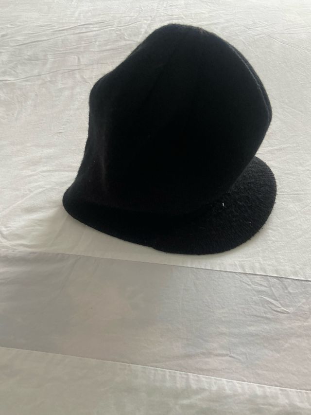 Gorro cuadros granate y negro reversible