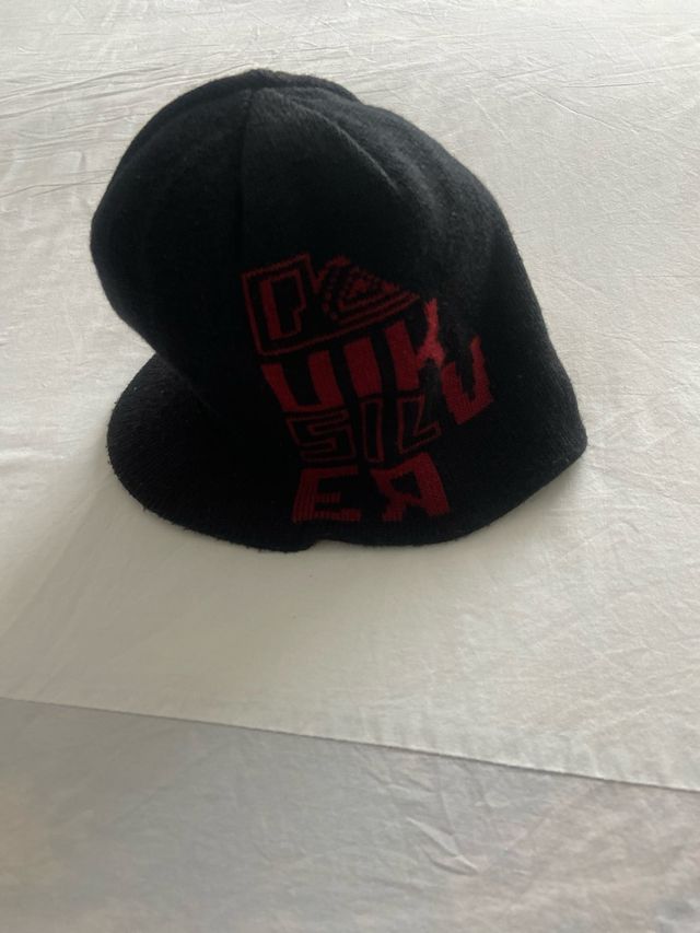 Gorro cuadros granate y negro reversible