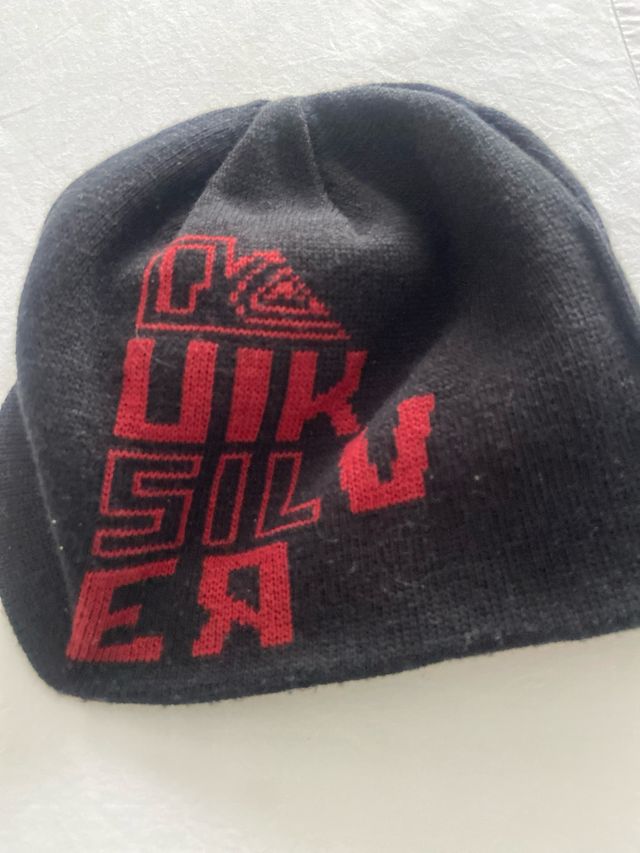 Gorro cuadros granate y negro reversible