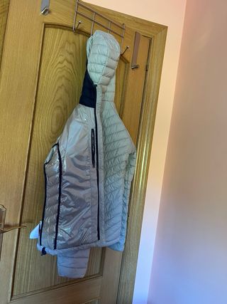 Chaqueta Columbia Talla M Beige con Capucha