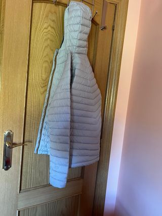 Chaqueta Columbia Talla M Beige con Capucha