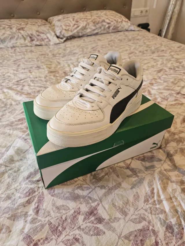 Zapatillas Puma Blancas y Negras