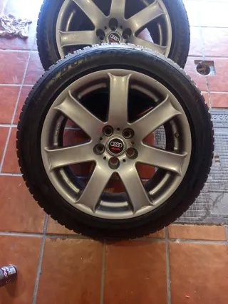 Llantas 17.audi.vw está montadas. A4.2013