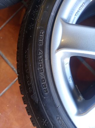 Llantas 17.audi.vw está montadas. A4.2013