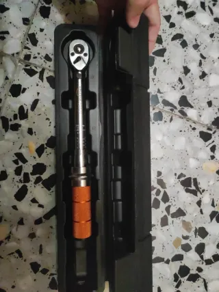 Llave Dinamométrica Amazon Basics