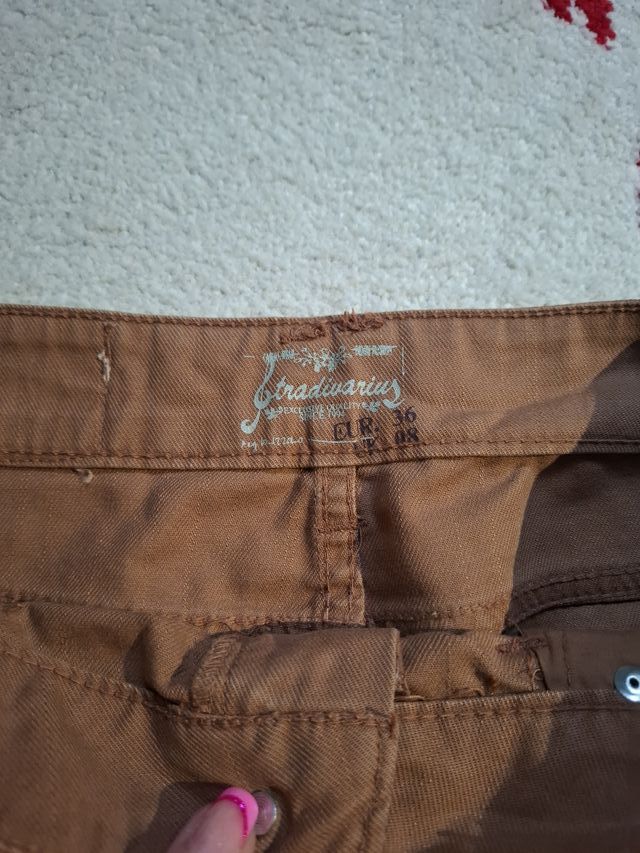 Falda mini Stradivarius Talla S marón