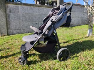 Carrito de bebé Joie gris