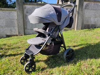 Carrito de bebé Joie gris