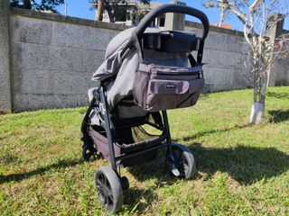 Carrito de bebé Joie gris