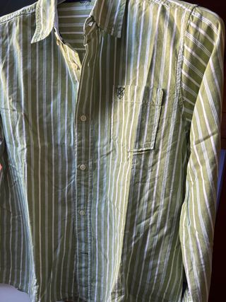 Chaqueta y camisa verde chico