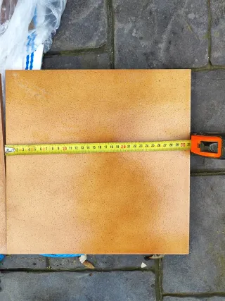 Baldosas y rodapiés de gres