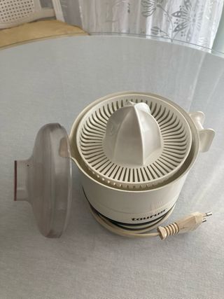 Exprimidor de naranjas Taurus