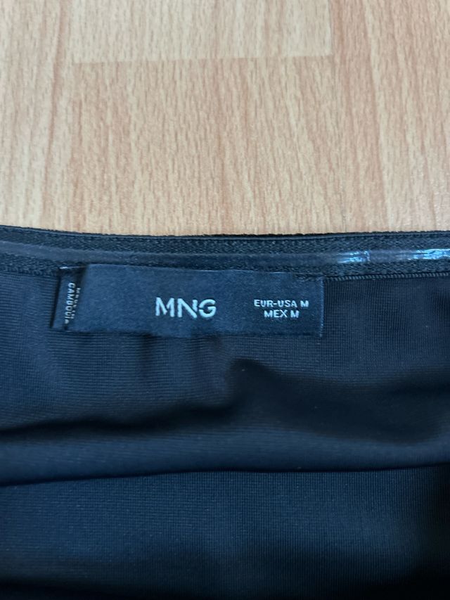 Top Mango Negro Talla M