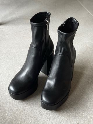 Botas Bershka negras tacón plataforma