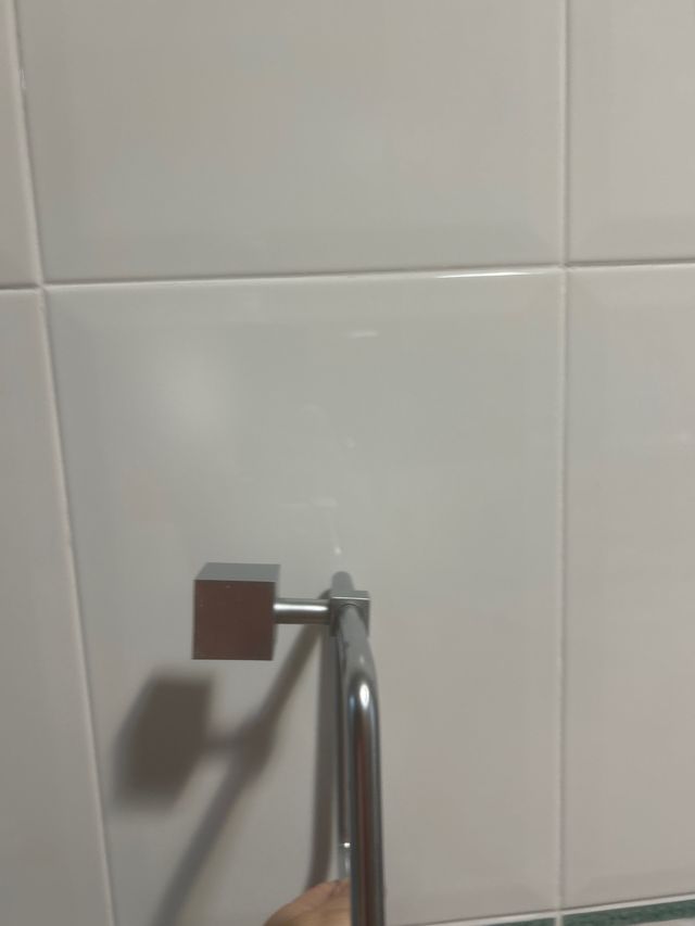 Toallero cuadrado de metal