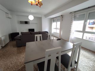 Piso en alquiler zona Ensanche