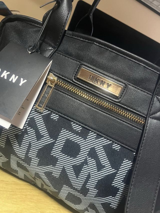 Bolso DKNY Negro y Dorado