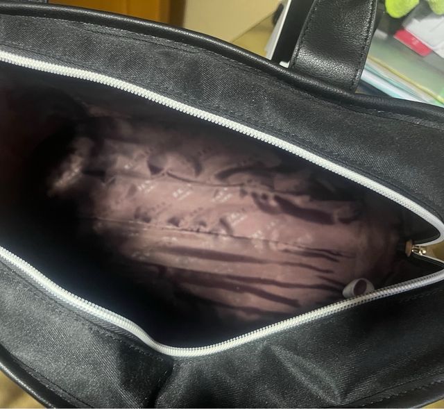 Bolso DKNY Negro y Dorado