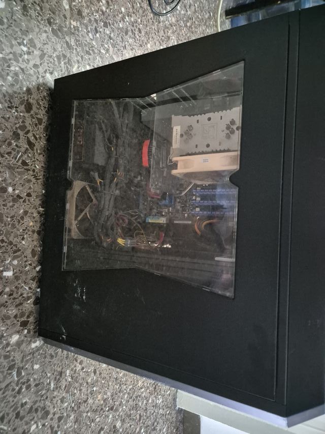 Torre PC LG Negra (No funciona)