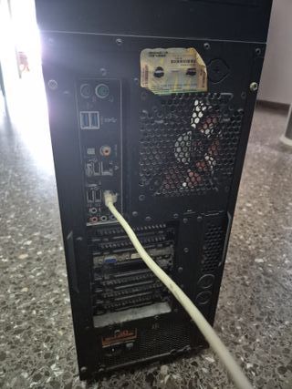 Torre PC LG Negra (No funciona)