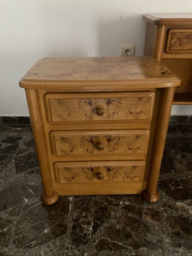 Conjunto mesitas y escritorio madera