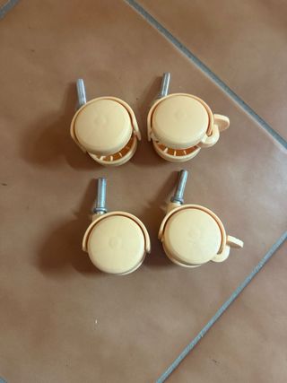 Cuna de madera para bebé