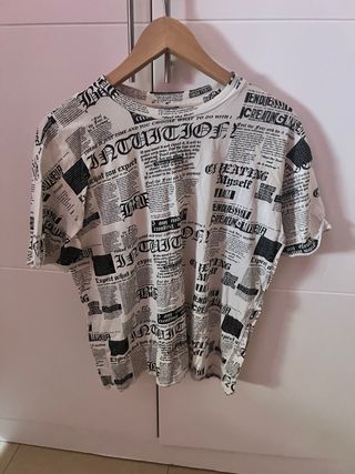 Camiseta Estampado Periódico Intuition