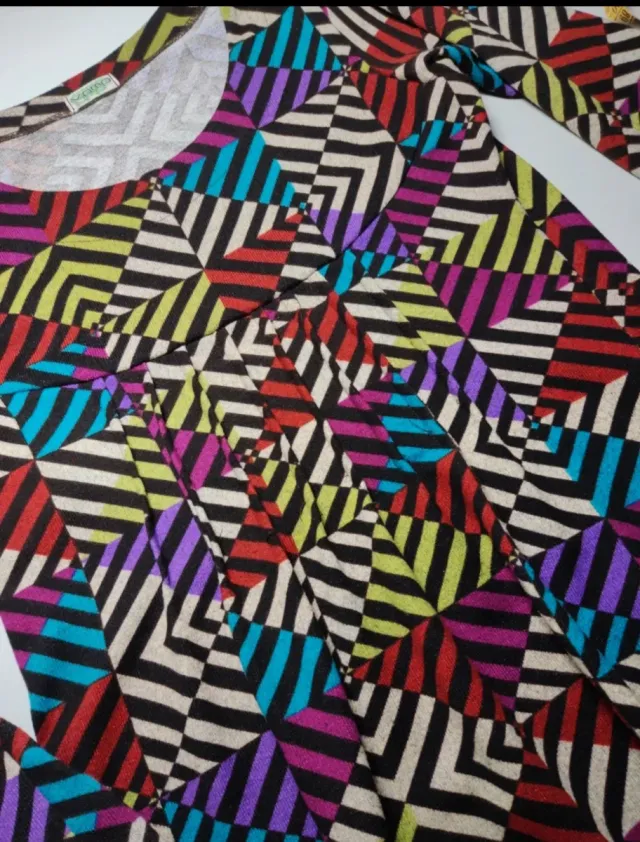 Vestido corto estampado geométrico