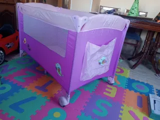 Cuna de viaje rosa