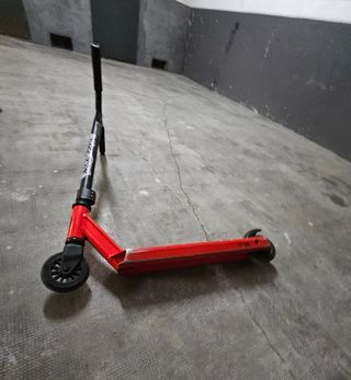 Patinete de trucos infantil rojo