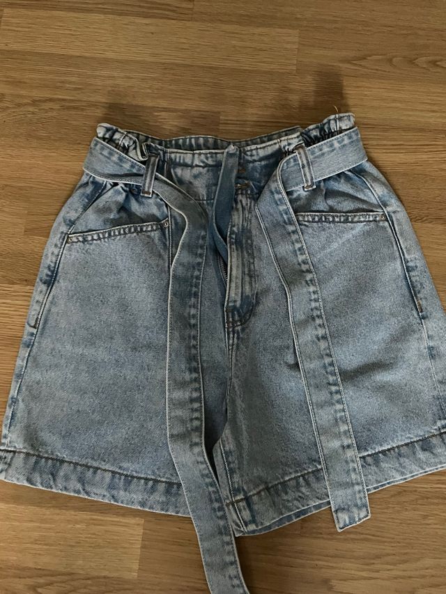 Pantalón corto Mango cintura alta