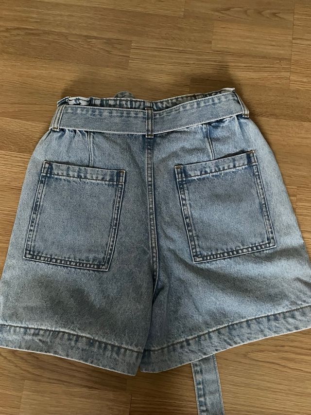 Pantalón corto Mango cintura alta