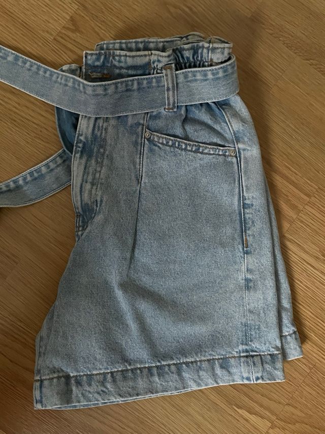 Pantalón corto Mango cintura alta