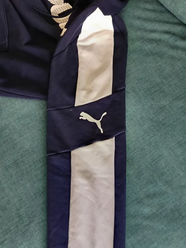 Sudadera con capucha, Puma, Talla S. Azul.