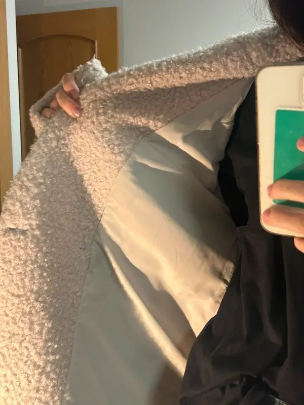 Chaqueta beige de borreguito