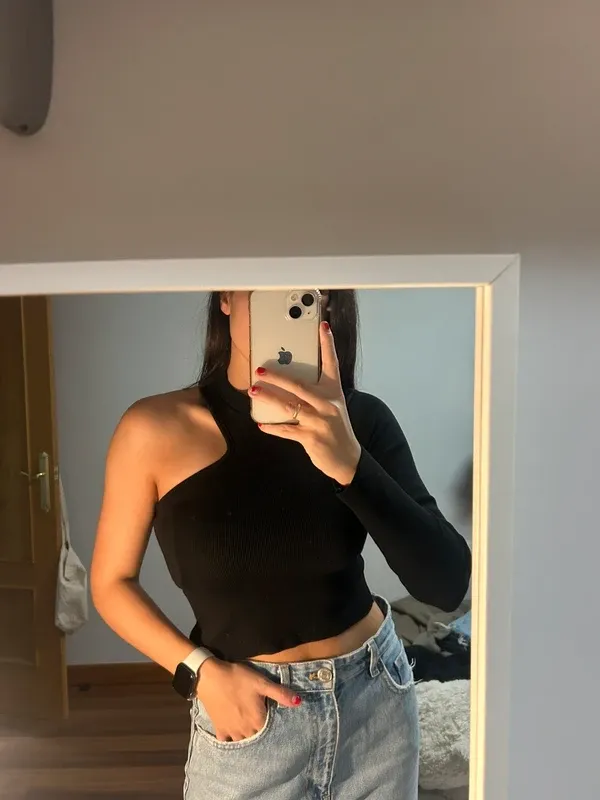 Jersey negro asimétrico