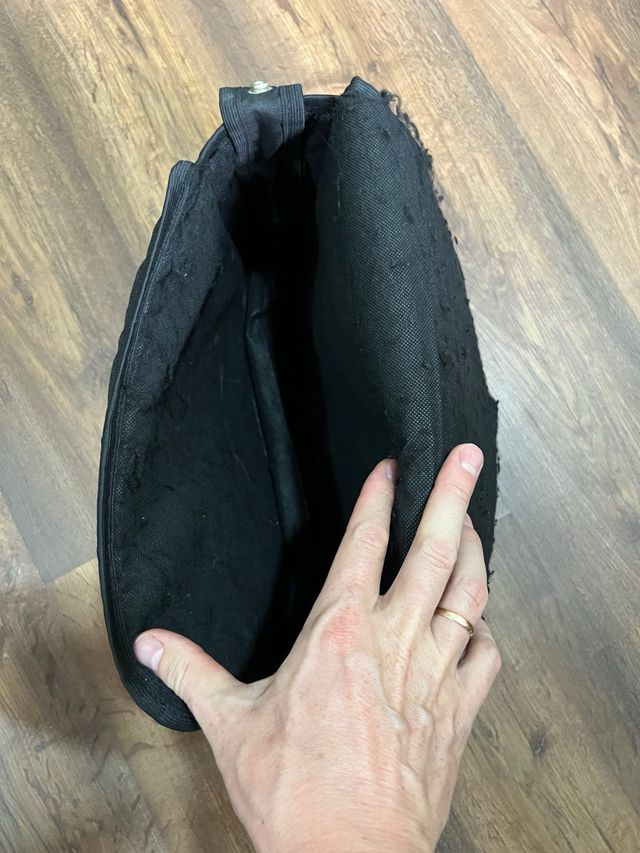 Bolso bandolera diseño urbano B/N