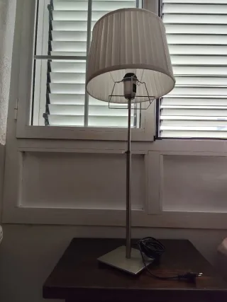 Oferta! Lámpara de mesa extensible Ikea poco uso