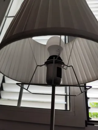 Oferta! Lámpara de mesa extensible Ikea poco uso