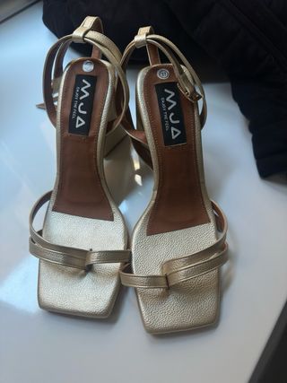 Sandalias MJA doradas talla 37
