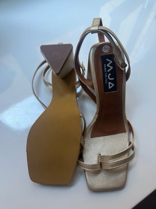 Sandalias MJA doradas talla 37