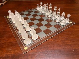 Scacchiera in vetro trasparente e satinato